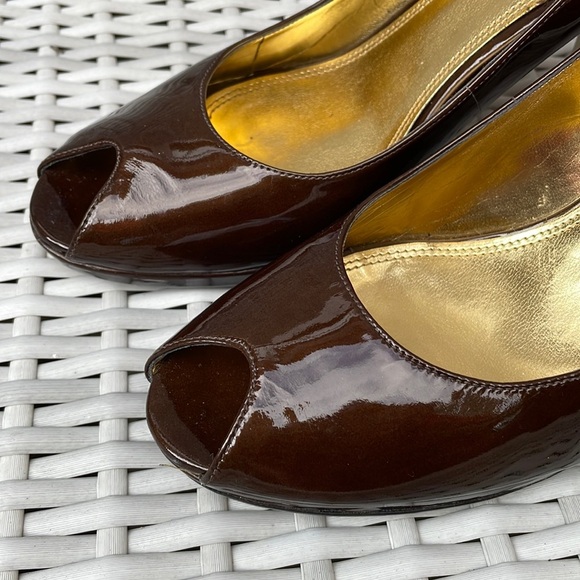 ENZO ANGIOLINI Heels- Patent Leather Peep Toe (Brown) - Picture 12 of 12